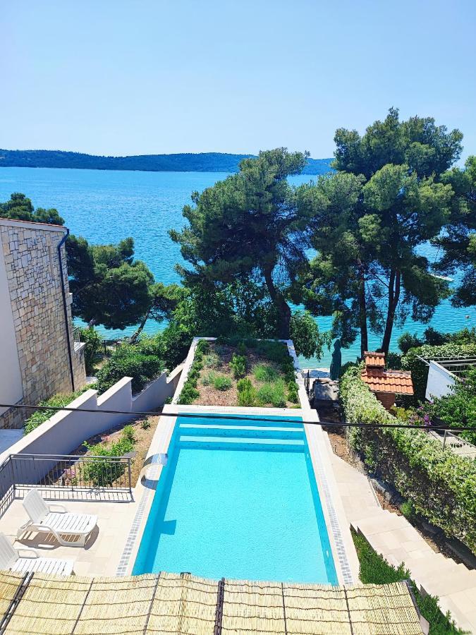 Villa Penava, Private Beach, Pool And 7Min To Trogir Bagian luar foto