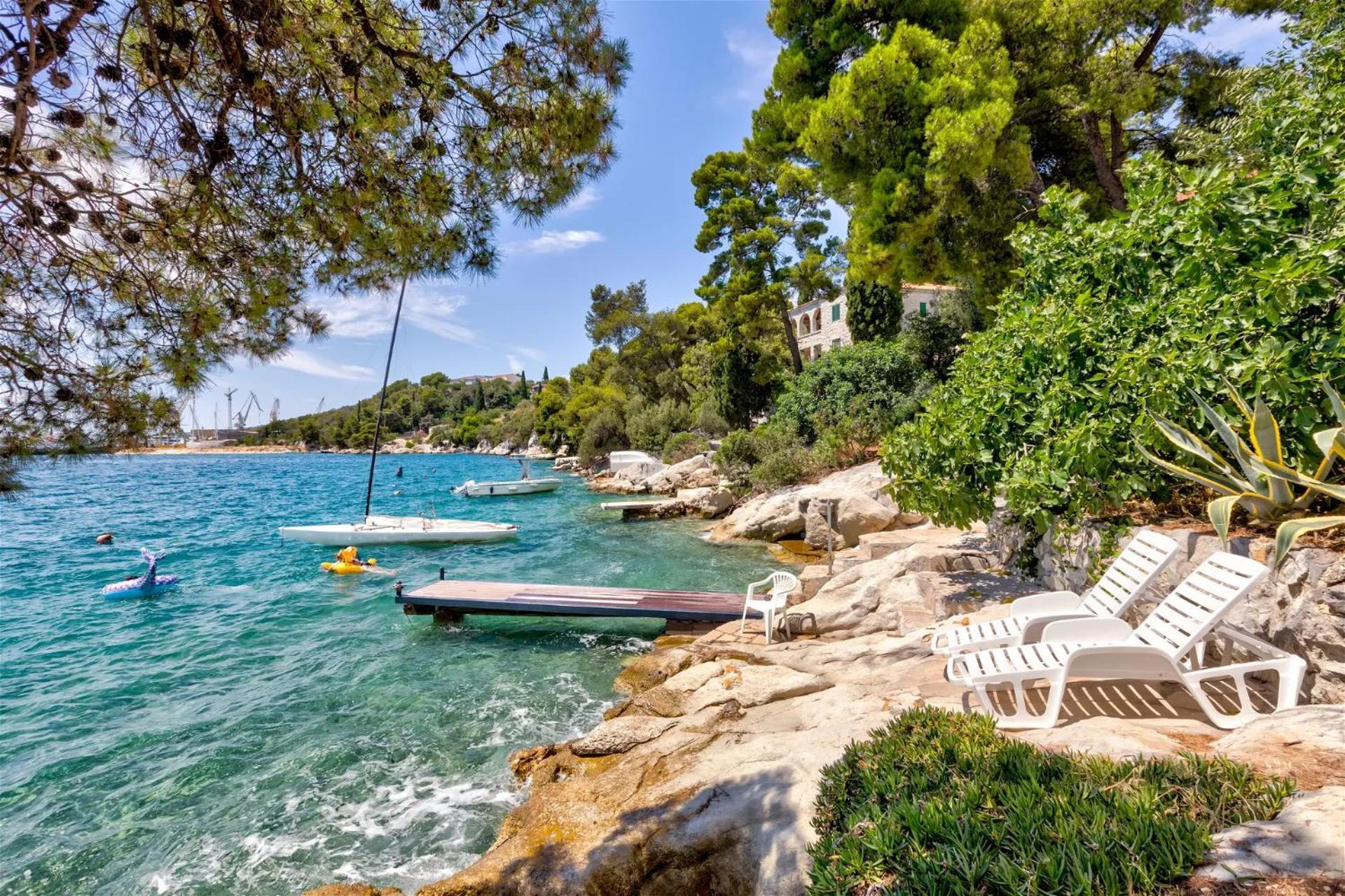 Villa Penava, Private Beach, Pool And 7Min To Trogir Bagian luar foto