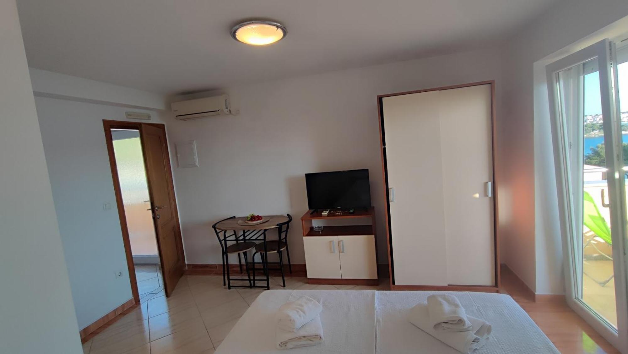 Villa Penava, Private Beach, Pool And 7Min To Trogir Ruang foto